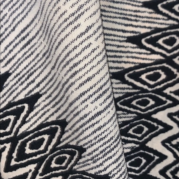 Boutique Printed Short Romper - Picture 4 of 5